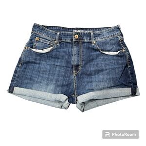 Levi’s DENIZEN High waisted denim shorts (Medium?)
